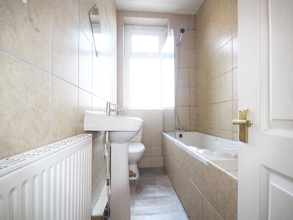 2 bedroom end terrace house For Sale in Barnoldswick - IMG_0866.jpg